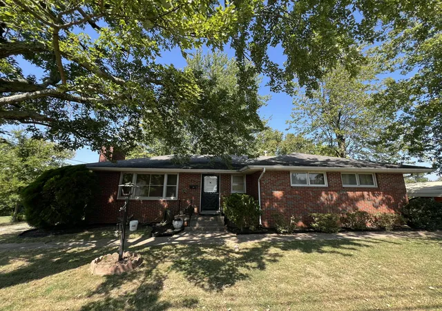 Photo 1 of Sale Pending at 237 Center St, Princeton, KY 42445 | MLS# 26024930 | Listing updated on 2026-09-30