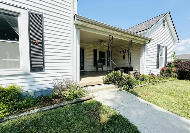 Photo 3 of Single family home for sale at 335 Shewmaker Ln, Harrodsburg, KY 40330 | MLS# 26024827 | Listing updated on 2026-10-17
