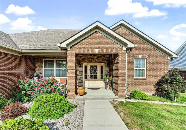 Photo 3 of Sale Pending at 509 Breezewood Cir, Richmond, KY 40475 | MLS# 26024830 | Listing updated on 2026-09-11