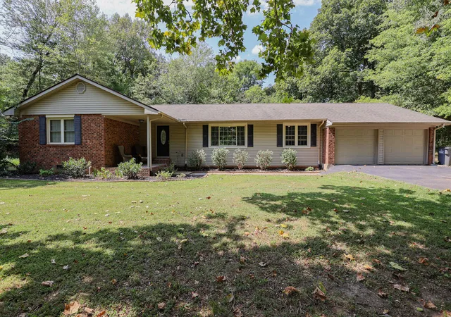 Photo 2 of Sale Pending at 5025 Jeffery Ln, Paducah, KY 42001 | MLS# 26024877 | Listing updated on 2026-09-11