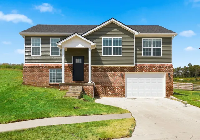 Photo 1 of Single family home for sale at 945 Olympic Ct, Richmond, KY 40475 | MLS# 26024841 | Listing updated on 2026-09-09