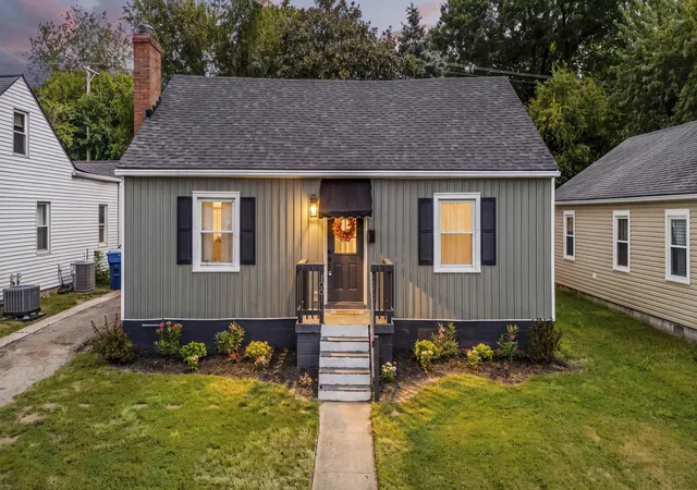 Photo 2 of Single family home for sale at 1661 Liberty Rd, Lexington, KY 40505 | MLS# 26024973 | Listing updated on 2026-09-15