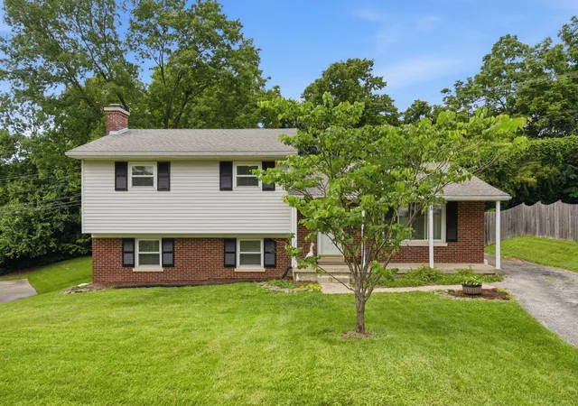 Photo 1 of Single family home for sale at 3343 Sutherland Dr, Lexington, KY 40517 | MLS# 26024837 | Listing updated on 2026-09-16