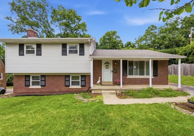 Photo 2 of Single family home for sale at 3343 Sutherland Dr, Lexington, KY 40517 | MLS# 26024837 | Listing updated on 2026-09-16
