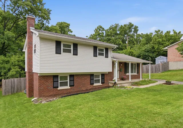Photo 3 of Single family home for sale at 3343 Sutherland Dr, Lexington, KY 40517 | MLS# 26024837 | Listing updated on 2026-09-16