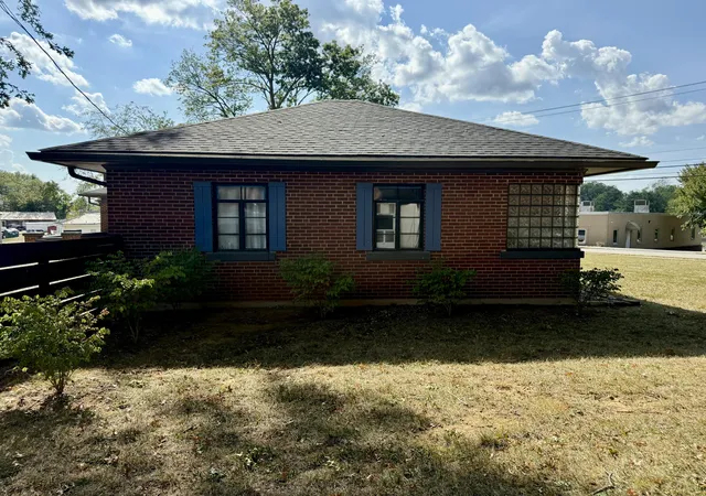 Photo 2 of Single family home for sale at 509 Bourne Ave, Somerset, KY 42501 | MLS# 26024894 | Listing updated on 2026-09-10