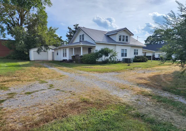 Photo 1 of Sale Pending at 106 Holmes Ave, Paducah, KY 42003 | MLS# 26024846 | Listing updated on 2026-09-10