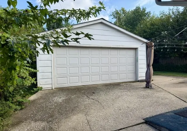 Photo 1 of Single family home for sale at 1980 Greenleaf Dr, Lexington, KY 40505 | MLS# 26025118 | Listing updated on 2026-09-12