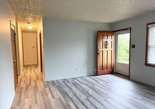 Photo 2 of Single family home for sale at 1980 Greenleaf Dr, Lexington, KY 40505 | MLS# 26025118 | Listing updated on 2026-09-12