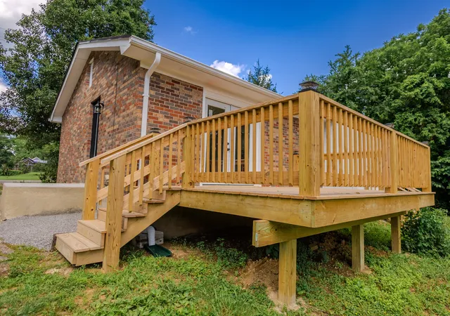 Photo 3 of Single family home for sale at 105 Maple St, Lawrenceburg, KY 40342 | MLS# 26025032 | Listing updated on 2026-09-11