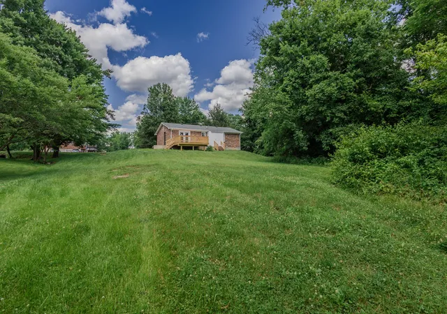 Photo 4 of Single family home for sale at 105 Maple St, Lawrenceburg, KY 40342 | MLS# 26025032 | Listing updated on 2026-09-11