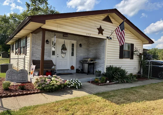 Photo 1 of Single family home for sale at 173 Garrison Ln, Garrison, KY 41141 | MLS# 26024861 | Listing updated on 2026-09-10