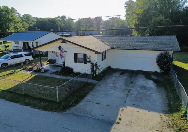 Photo 3 of Single family home for sale at 173 Garrison Ln, Garrison, KY 41141 | MLS# 26024861 | Listing updated on 2026-09-10