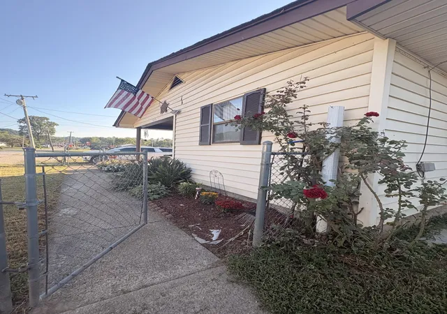 Photo 3 of Single family home for sale at 173 Garrison Ln, Garrison, KY 41141 | MLS# 26024861 | Listing updated on 2026-09-10