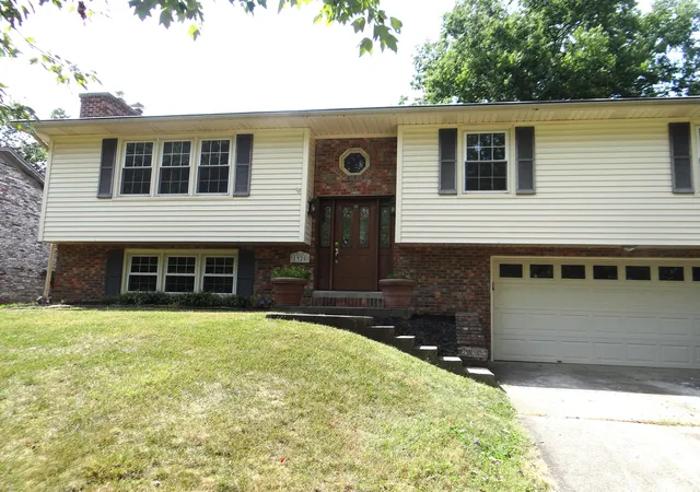 Single family home for sale at 1928 Mint Julep Ln, Lexington, KY 40514 | MLS# 26024857