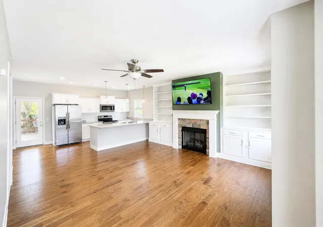Photo 3 of Single family home for sale at 201 James Thomas Way, Richmond, KY 40475 | MLS# 26024896 | Listing updated on 2026-09-14
