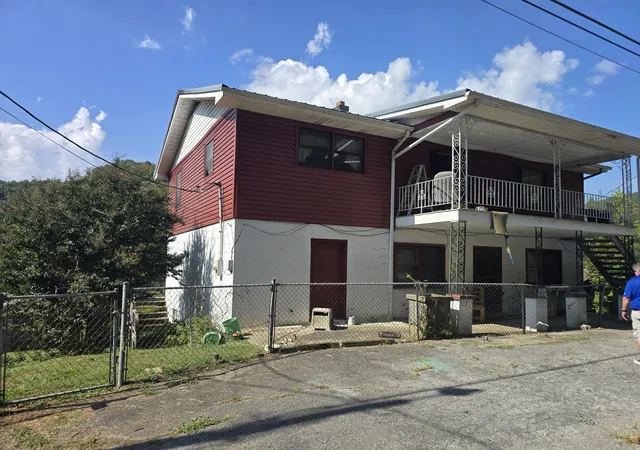 Photo 1 of Single family home for sale at 18870 Highway 190, Frakes, KY 40940 | MLS# 26024933 | Listing updated on 2026-10-14