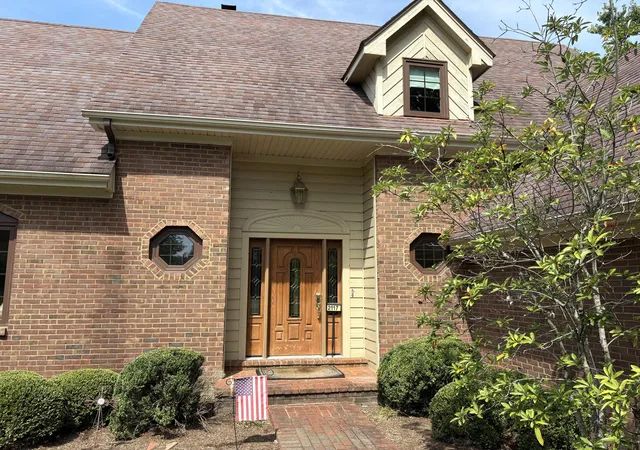 Photo 3 of Single family home for sale at 2117 Broadhead Pl, Lexington, KY 40515 | MLS# 26025080 | Listing updated on 2026-09-12
