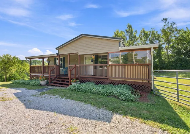 Single family home for sale at 1691 Kentucky Hwy 1842, Cynthiana, KY 41031 | MLS# 26025163