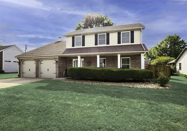 Photo 1 of Single family home for sale at 641 Regent Rd, Versailles, KY 40383 | MLS# 26024965 | Listing updated on 2026-09-14
