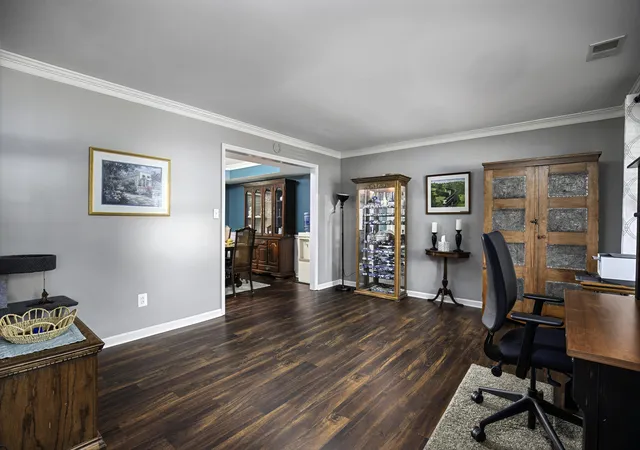Photo 3 of Single family home for sale at 641 Regent Rd, Versailles, KY 40383 | MLS# 26024965 | Listing updated on 2026-09-14