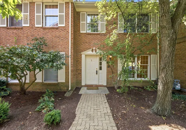 Photo 1 of Townhouse for sale at 541 W Short St #3, Lexington, KY 40507 | MLS# 26024986 | Listing updated on 2026-09-15