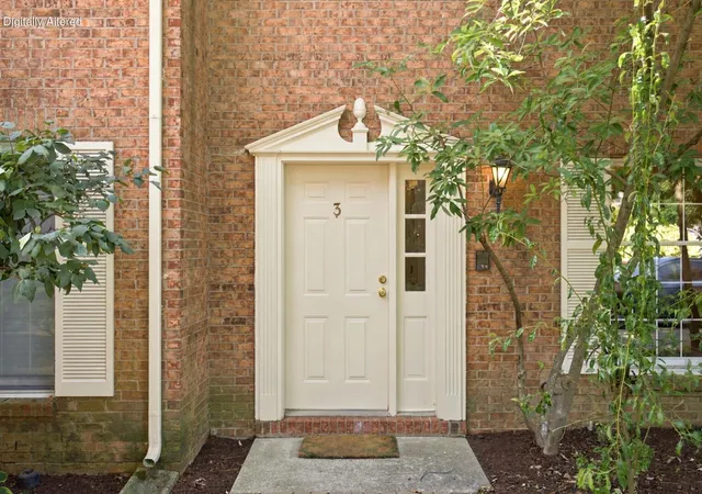 Photo 2 of Townhouse for sale at 541 W Short St #3, Lexington, KY 40507 | MLS# 26024986 | Listing updated on 2026-09-15