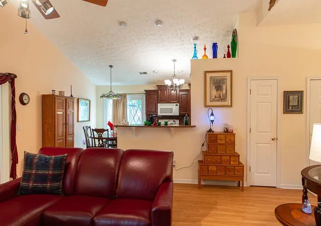 Photo 4 of Single family home for sale at 1417 Corral Way, Frankfort, KY 40601 | MLS# 26025153 | Listing updated on 2026-09-12