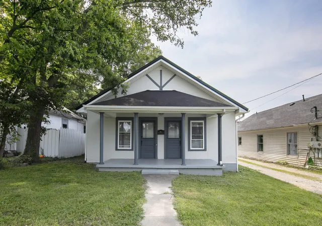 Photo 1 of Single family home for sale at 407 Perryville St, Harrodsburg, KY 40330 | MLS# 26024883 | Listing updated on 2026-09-10