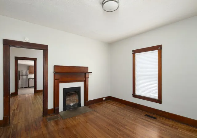 Photo 3 of Single family home for sale at 407 Perryville St, Harrodsburg, KY 40330 | MLS# 26024883 | Listing updated on 2026-10-06