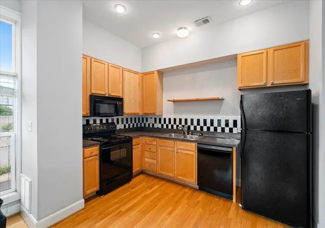 Photo 4 of Condo for sale at 529 S Mill St, Lexington, KY 40508 | MLS# 26025240 | Listing updated on 2026-09-14
