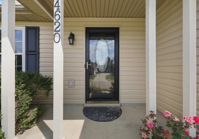 Photo 2 of Single family home for sale at 4620 Landing Dr, Lexington, KY 40515 | MLS# 26025048 | Listing updated on 2026-09-11
