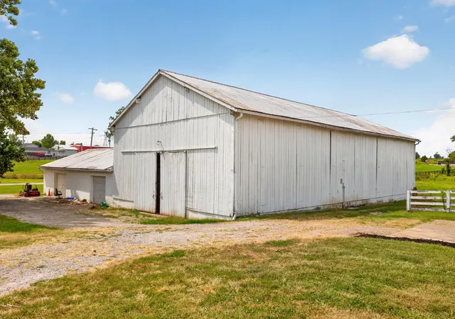 Photo 3 of Single family home for sale at 1115 Jessamine Sta Rd, Nicholasville, KY 40356 | MLS# 26024929 | Listing updated on 2026-10-01