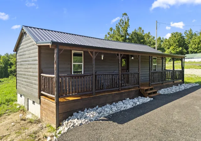 Photo 1 of Single family home for sale at 3048 Tarr Ridge Rd, Frenchburg, KY 40322 | MLS# 26024906 | Listing updated on 2026-09-10