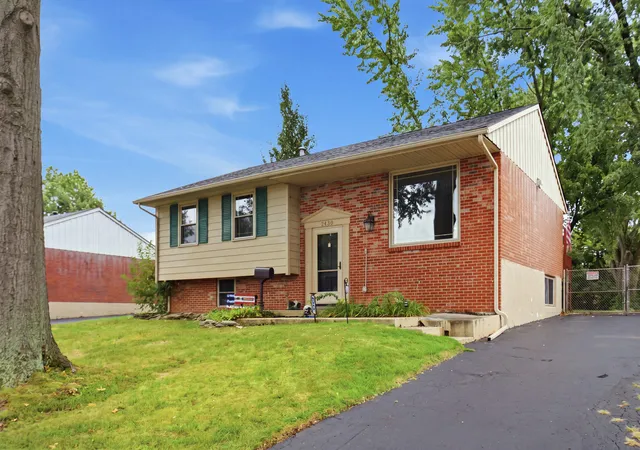 Single family home for sale at 2430 Seine Rd, Lexington, KY 40504 | MLS# 26025031