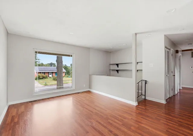 Photo 2 of Single family home for sale at 2430 Seine Rd, Lexington, KY 40504 | MLS# 26025031 | Listing updated on 2026-09-11