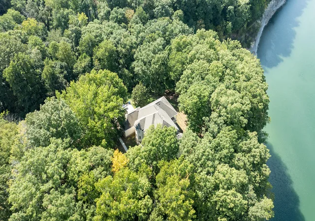 Photo 2 of Single family home for sale at 324 George St, Somerset, KY 42503 | MLS# 26025325 | Listing updated on 2026-09-14