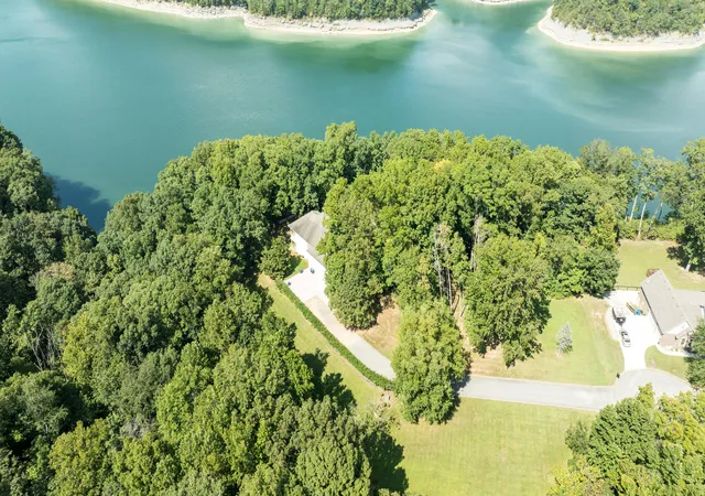 Photo 3 of Single family home for sale at 324 George St, Somerset, KY 42503 | MLS# 26025325 | Listing updated on 2026-09-14