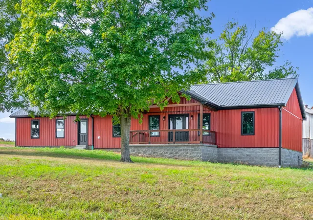 Photo 2 of Single family home for sale at 20 Cravens Rd, Princeton, KY 42445 | MLS# 26024940 | Listing updated on 2026-09-11