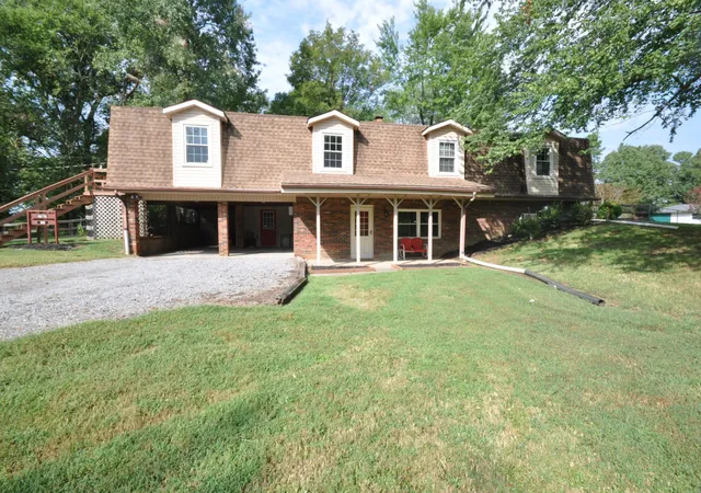 Photo 2 of Single family home for sale at 1998 Murray Hwy, Benton, KY 42025 | MLS# 26025106 | Listing updated on 2026-09-11
