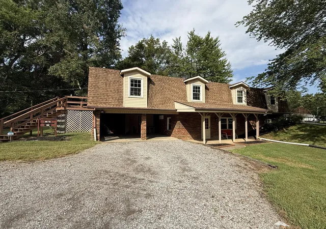 Photo 3 of Single family home for sale at 1998 Murray Hwy, Benton, KY 42025 | MLS# 26025106 | Listing updated on 2026-09-11