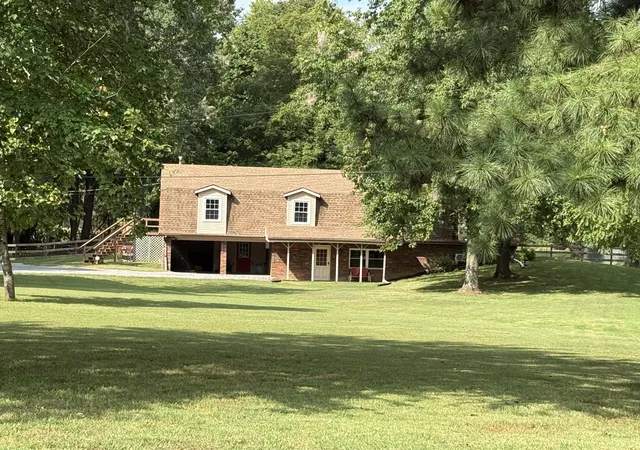 Photo 4 of Single family home for sale at 1998 Murray Hwy, Benton, KY 42025 | MLS# 26025106 | Listing updated on 2026-09-11