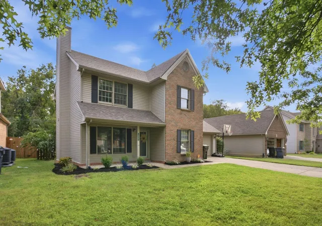 Photo 1 of Single family home for sale at 464 Amberley Dr, Lexington, KY 40515 | MLS# 26025212 | Listing updated on 2026-09-16