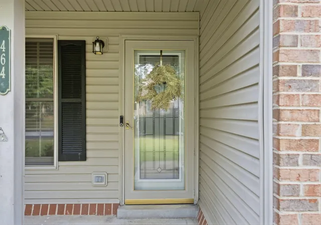 Photo 4 of Single family home for sale at 464 Amberley Dr, Lexington, KY 40515 | MLS# 26025212 | Listing updated on 2026-09-16