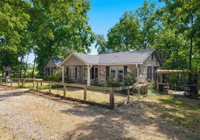 Single family home for sale at 1577 Fairview Rd, Lawrenceburg, KY 40342 | MLS# 26025036
