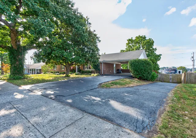 Photo 4 of Single family home for sale at 202 Natchez Tr, Nicholasville, KY 40356 | MLS# 26024961 | Listing updated on 2026-09-13