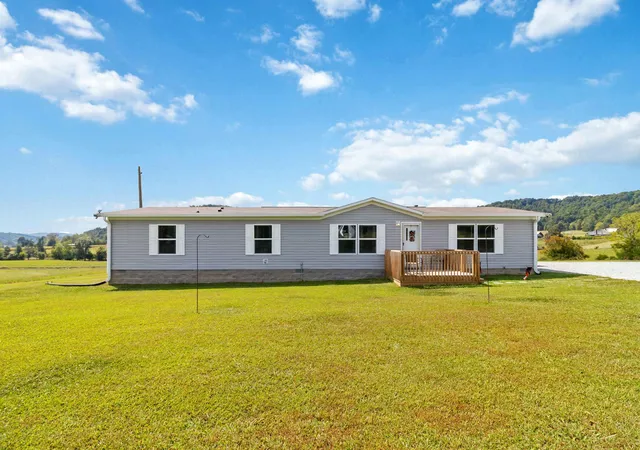 Photo 2 of Single family home for sale at 1649 James Rd, Somerset, KY 42501 | MLS# 26024976 | Listing updated on 2026-09-28