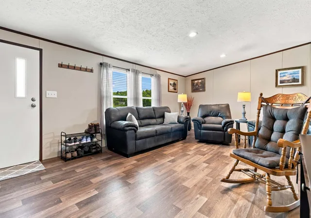 Photo 4 of Single family home for sale at 1649 James Rd, Somerset, KY 42501 | MLS# 26024976 | Listing updated on 2026-09-28