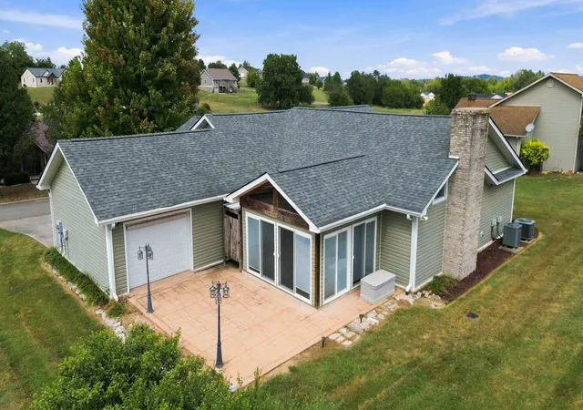 Photo 1 of Single family home for sale at 158 Ridgewood Cir, Somerset, KY 42503 | MLS# 26025076 | Listing updated on 2026-09-11