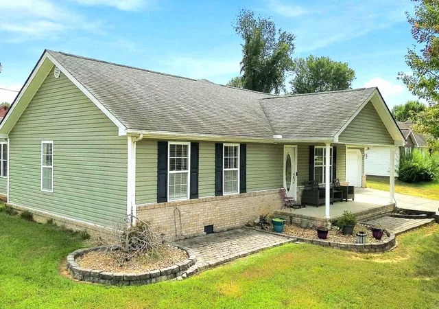 Single family home for sale at 158 Ridgewood Cir, Somerset, KY 42503 | MLS# 26025076